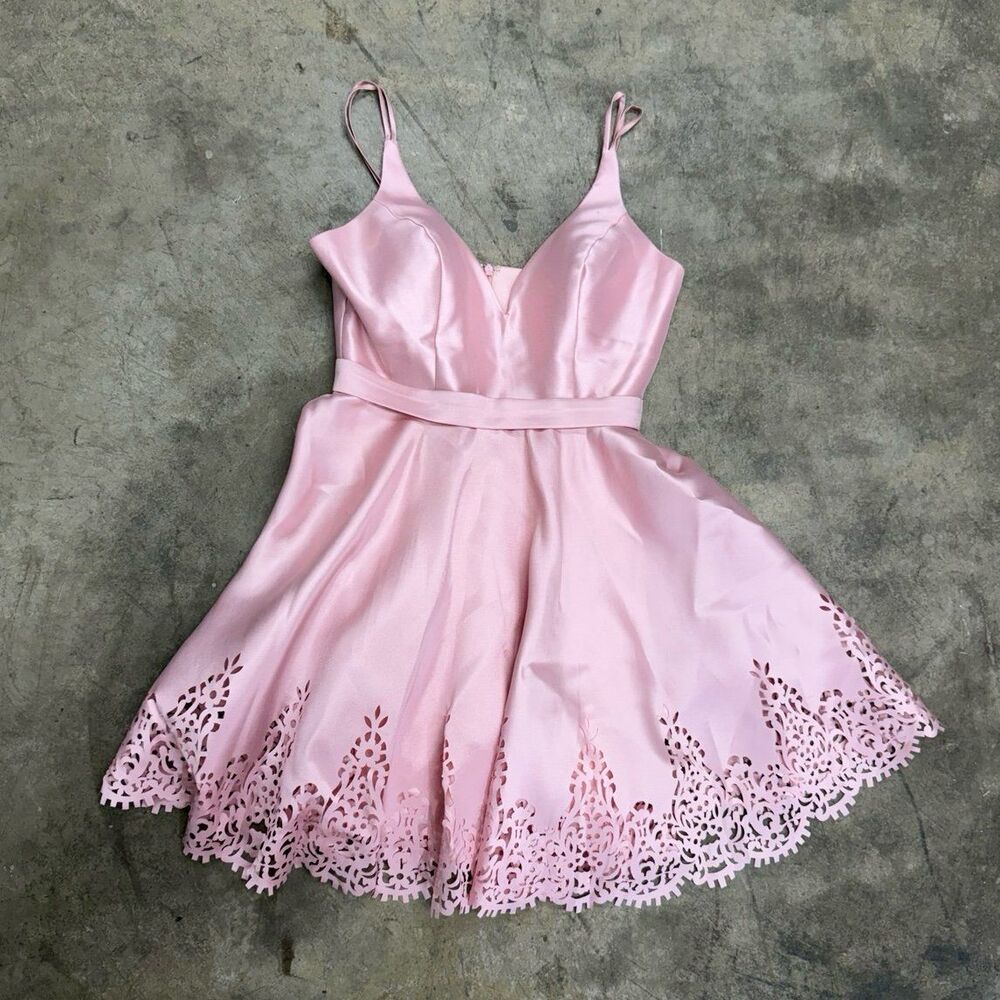Sherri Hill eyelet lace satin coquette pink plunge neck prom homecoming dress - Picture 2 of 9